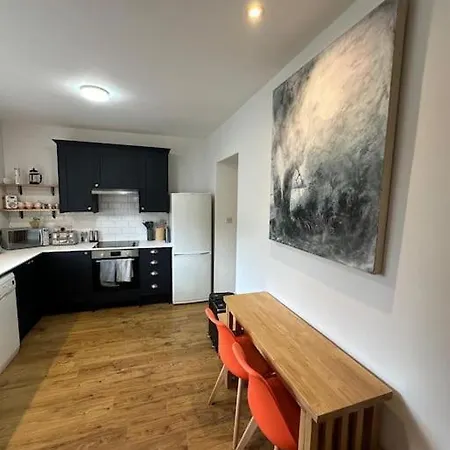 Well-Equipped Apartment At Westerlands Farm Graffham Экстерьер фото